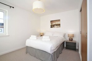 Apartment (3 Bedrooms) | 3 bedrooms, premium bedding, laptop workspace, bed sheets