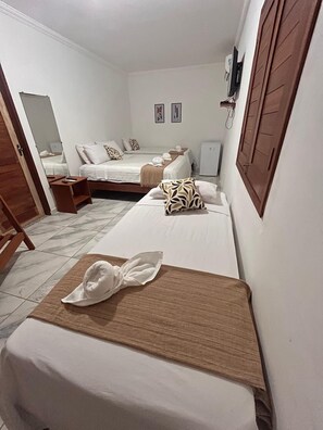 Habitación cuádruple básica | Wifi gratis 