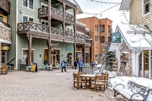 Exterior - All-season slopeside studio with fireplace, views of Moffat Tunnel (Winter Park)