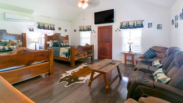 Iron/ironing board, Internet, bed sheets