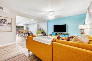 TV, books, streaming services - Groovy, dog-friendly ranch with pool, fenced yard, AC & W/D (Phoenix)