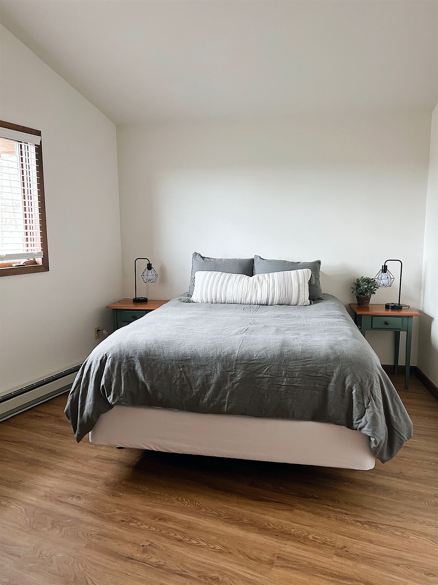 3 bedrooms, iron/ironing board, travel cot, free WiFi