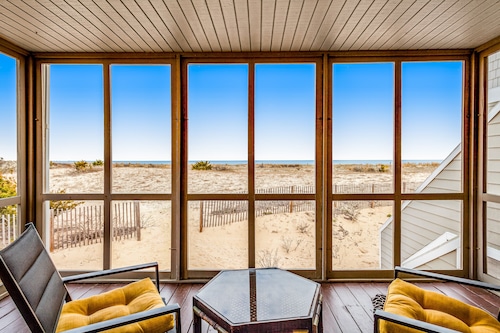 Dog-friendly oceanfront escape at Lewes with fast WiFi & AC - right on the beach