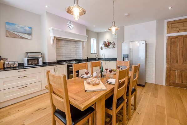 Dining - 4 Market Cross House, Aldeburgh (Aldeburgh)