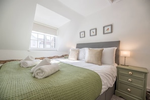 House (2 Bedrooms) | 2 bedrooms, laptop workspace, iron/ironing board, bed sheets - Candy Cottage, Halesworth (Halesworth)