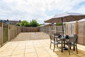 รับประทานอาหารกลางแจ้ง