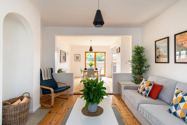 อพาร์ทเมนท์ (3 Bedrooms) | ห้องนั่งเล่น