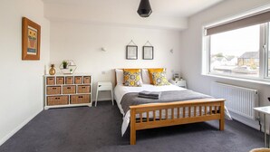 Apartment (3 Bedrooms) - 3BD Harbour Retreat Near the Beach & Town (Whitstable)
