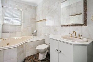 Baignoire, baignoire à remous