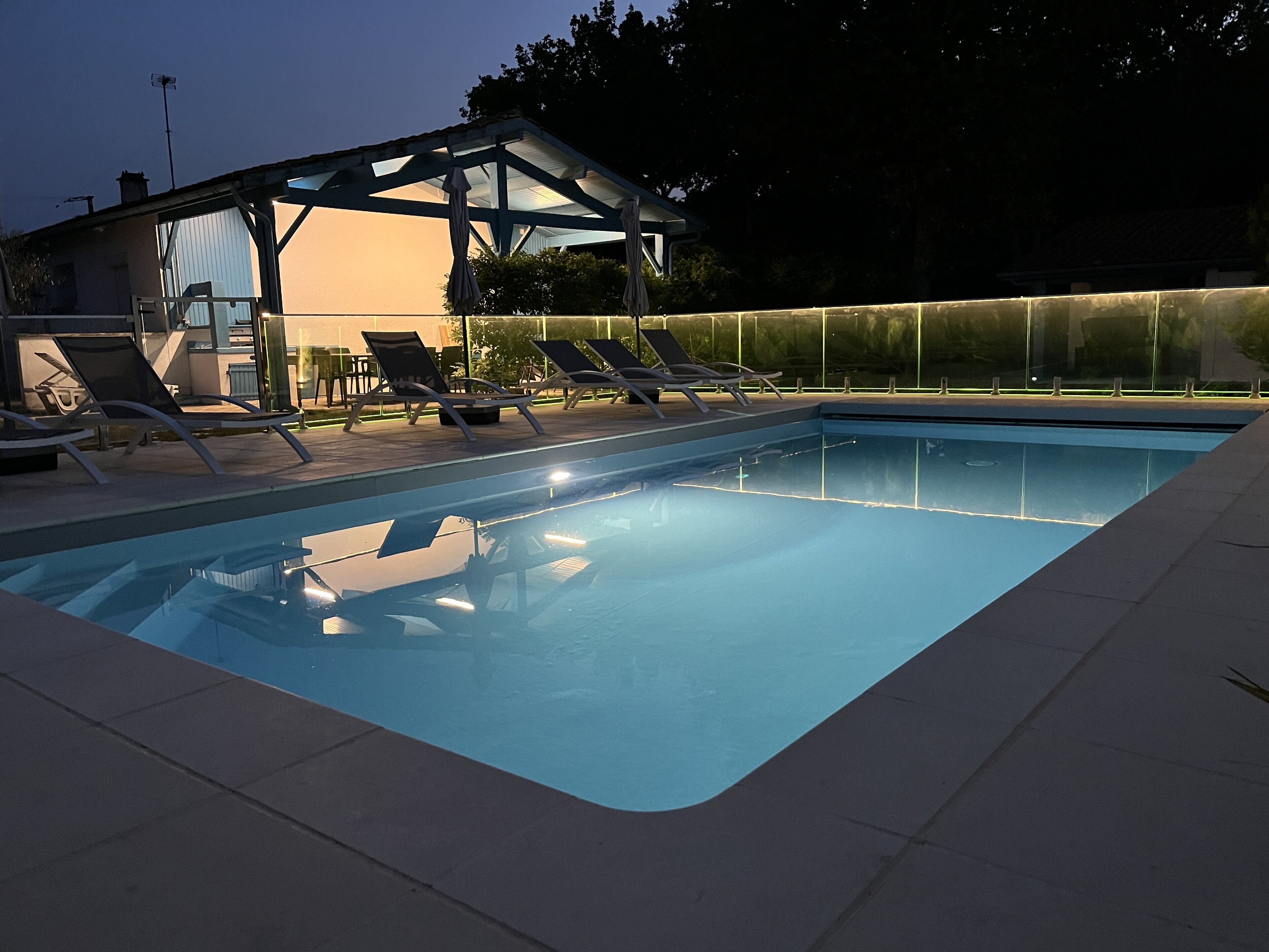 Et oppvarmet basseng