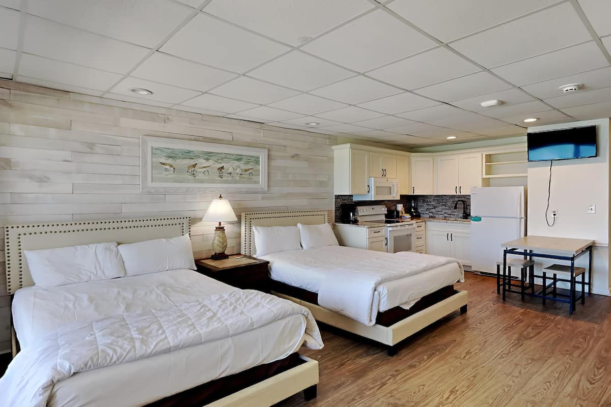 1 bedroom, individually decorated, individually furnished