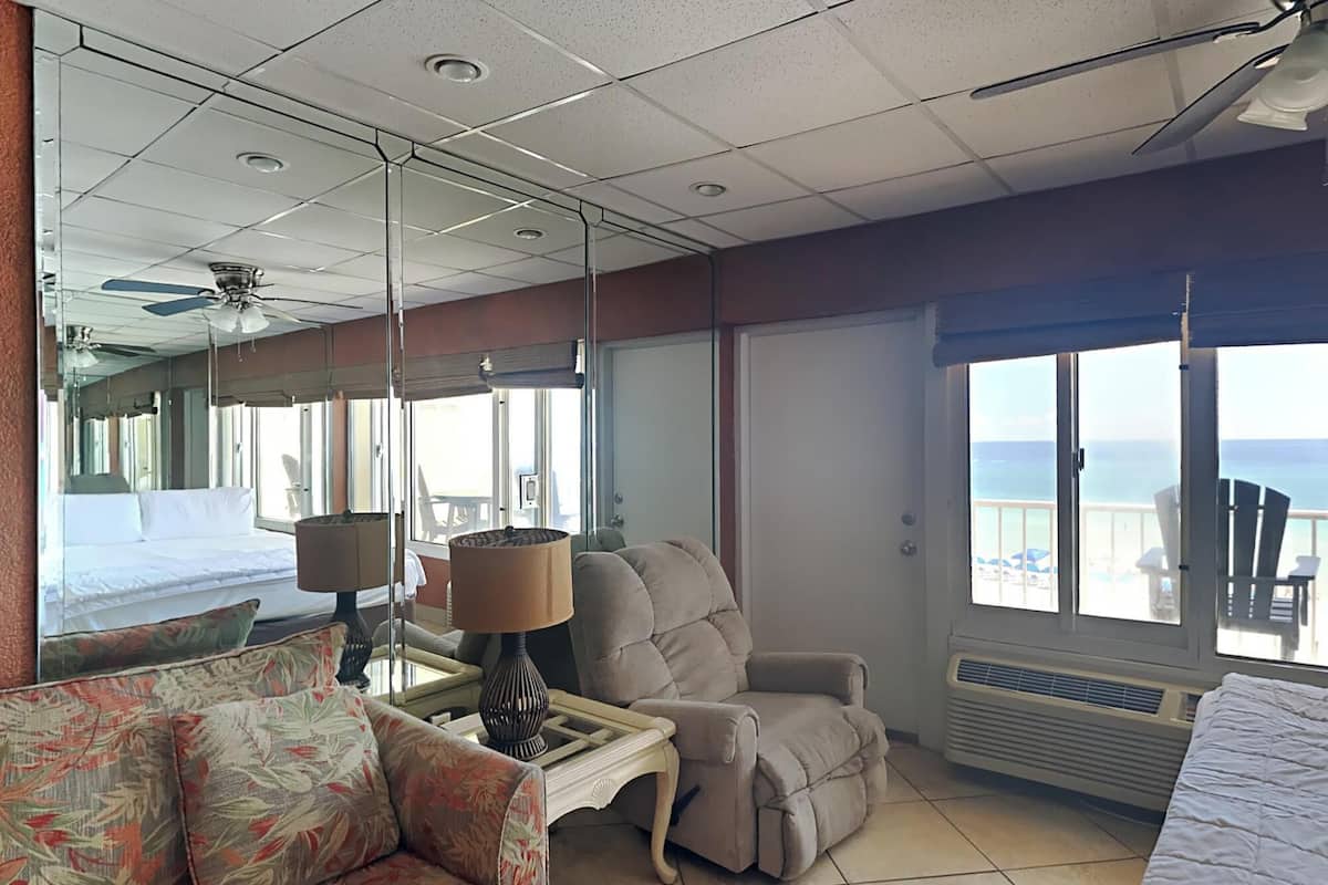 1 bedroom, individually decorated, individually furnished