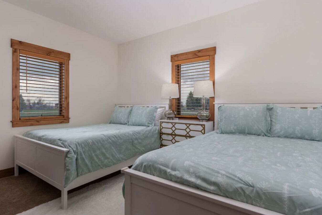 4 soverom, skrivebord, strykejern/-brett og wi-fi (inkludert)