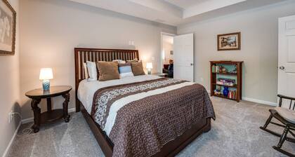 1 Acre |Dogs Ok |Firepit |Level 2 EV Charger |Book Moody Woods Next Door for More