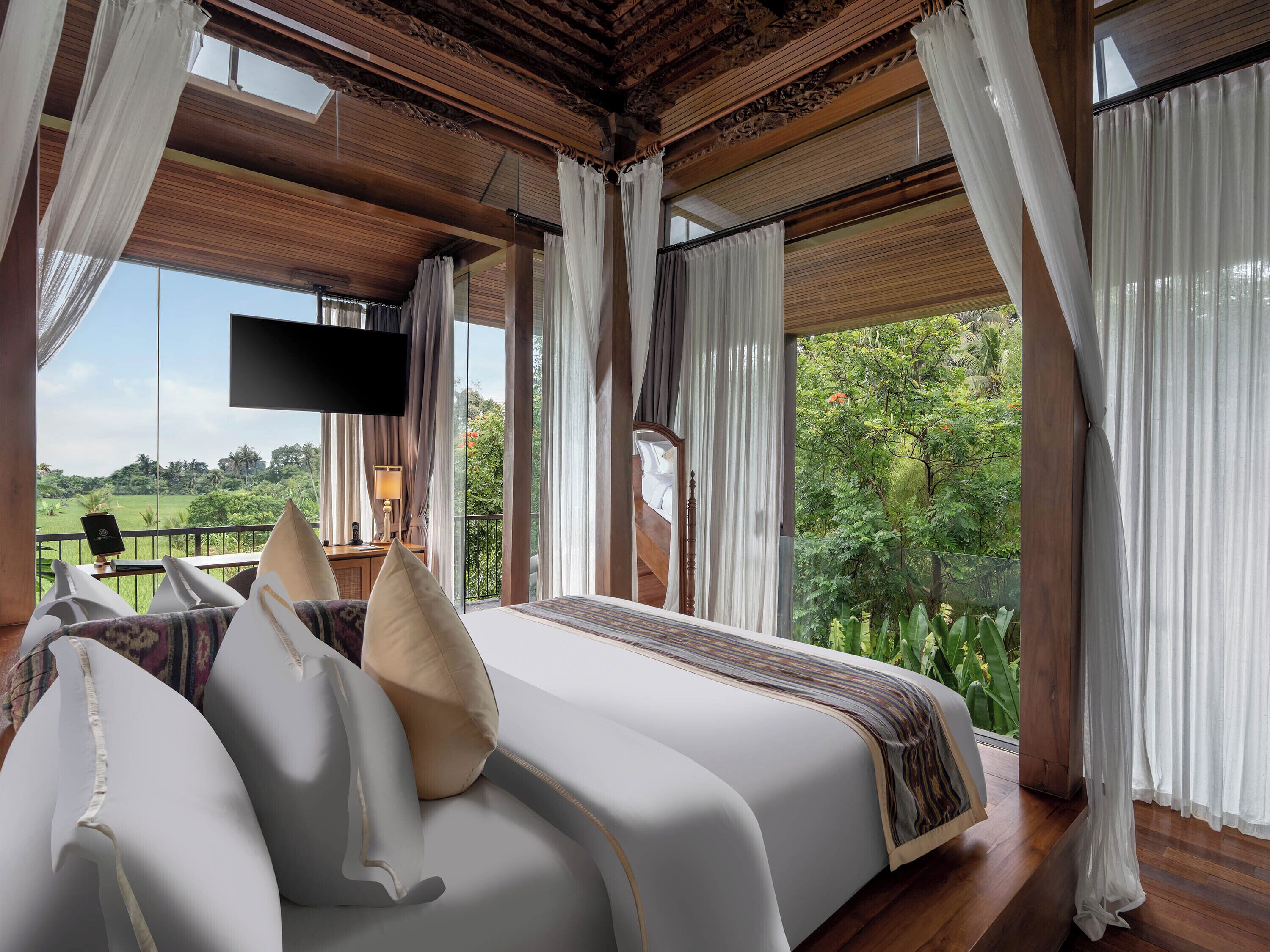 Prestige Pool Villa with Free Access to Wellness Facilities | Minibar, in-room safe, desk, iron/ironing board