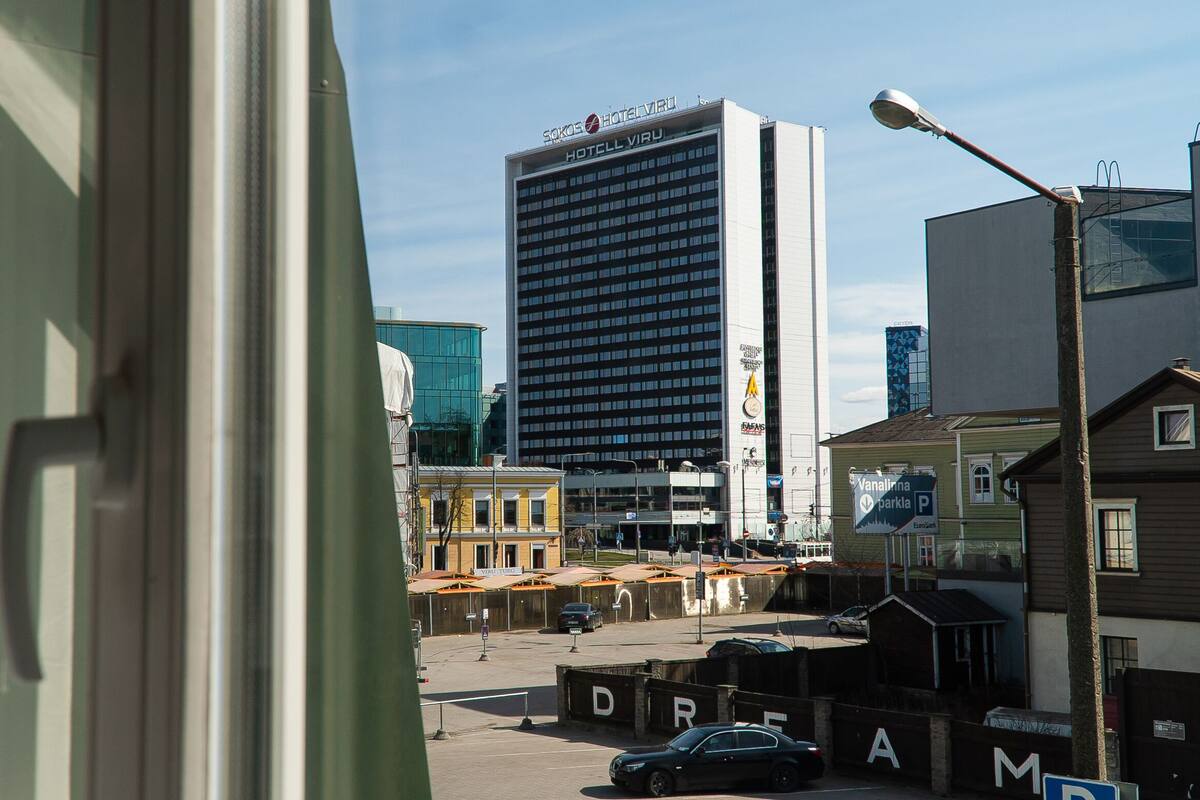 Sängtillbehör av högsta kvalitet, mörkläggningsgardiner och gratis wi-fi