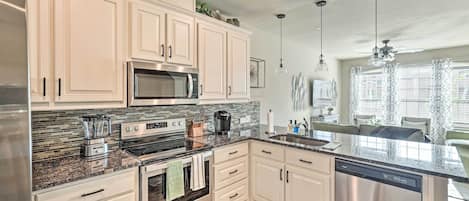 Fridge, microwave, stovetop, dishwasher
