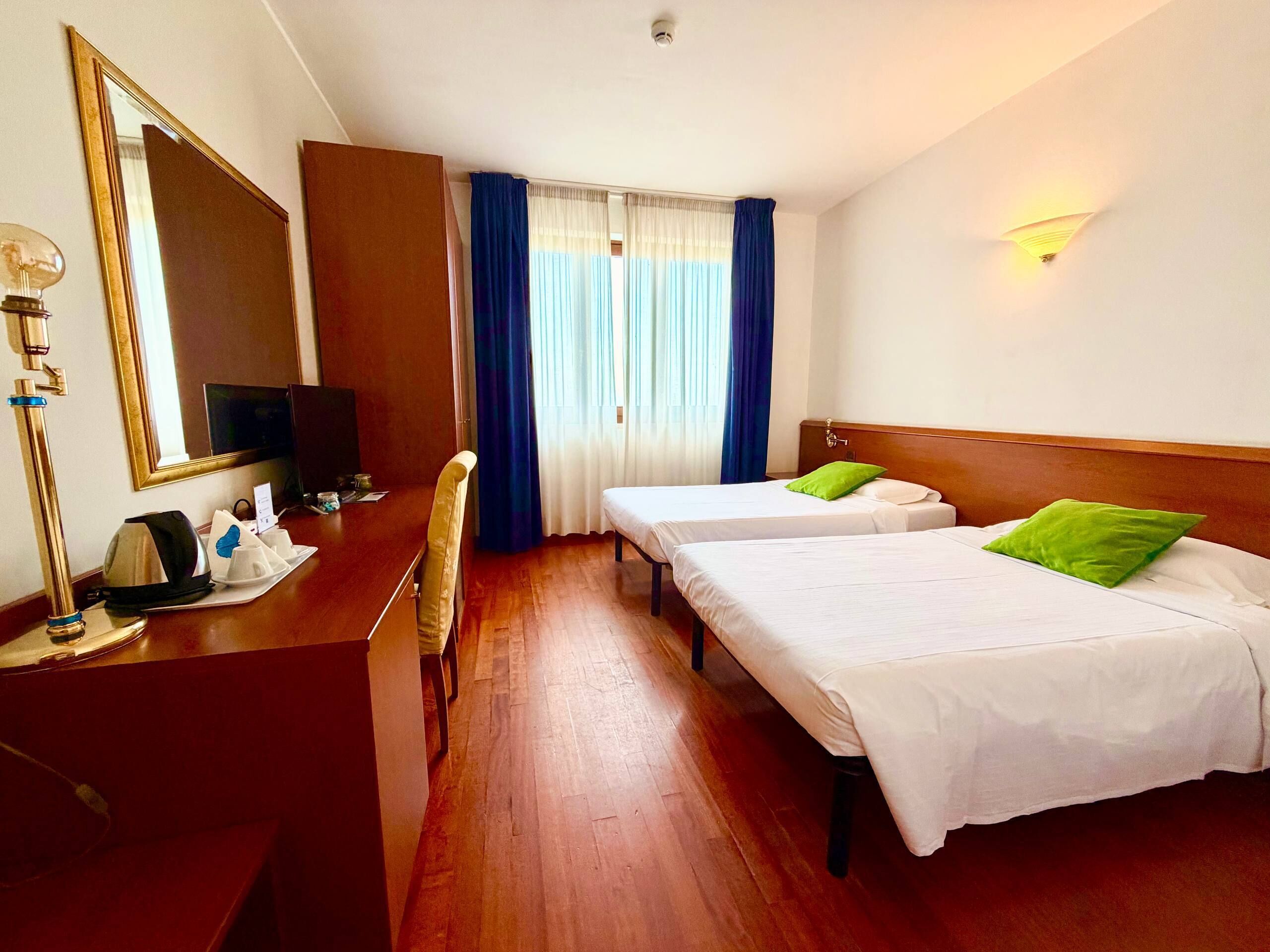 Kahden hengen superior-huone | Vauvan matkasänky, ilmainen Wi-Fi, vuodevaatteet