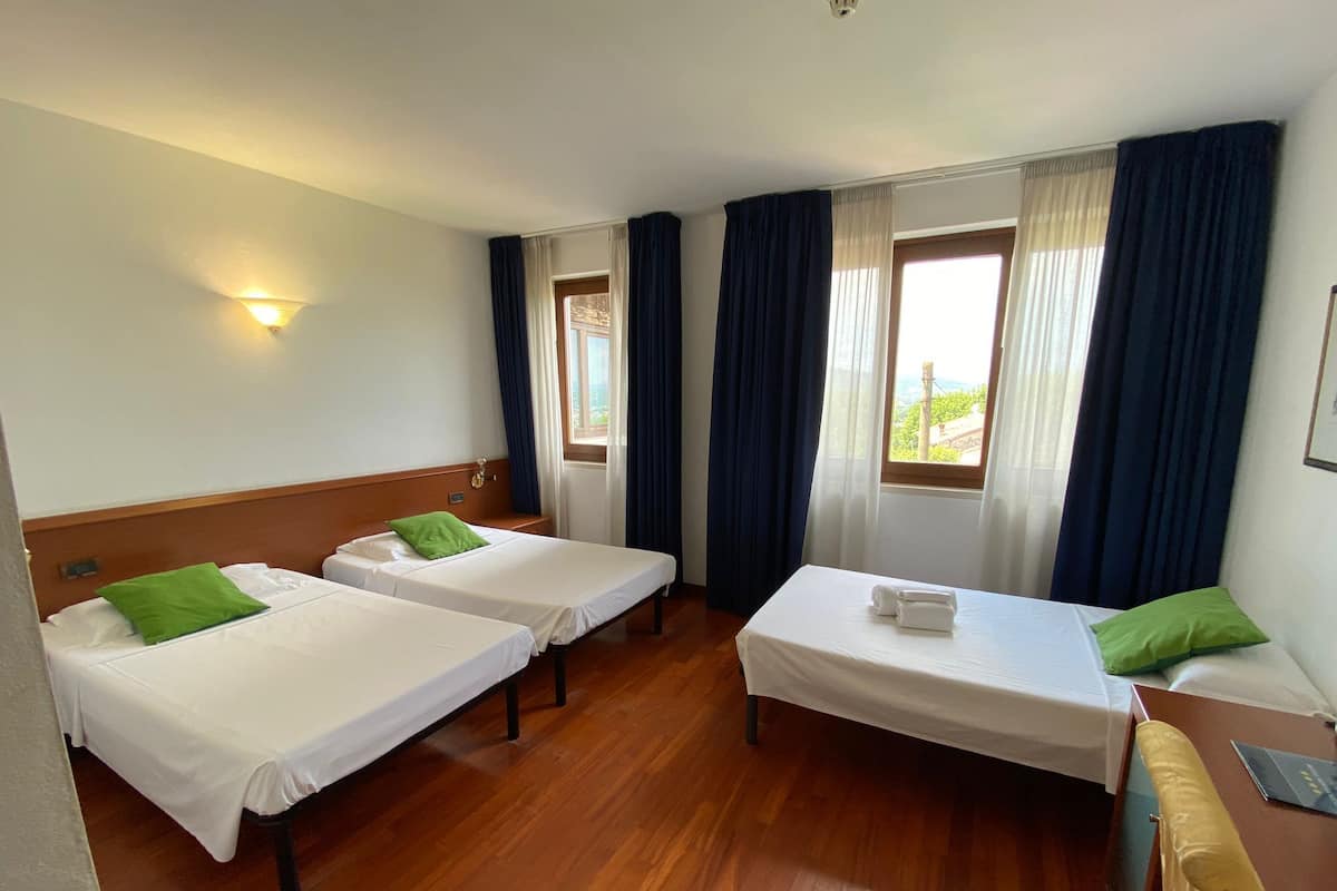 Superior Triple Room | 1 bedroom, travel crib, free WiFi, bed sheets