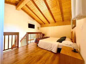 Habitación doble clásica, 1 cama matrimonial | 1 habitación, cuna de viaje, wifi gratis y ropa de cama 