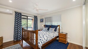 4 室のベッドルーム、アイロン / アイロン台、WiFi (無料)、ベッドシーツ