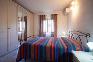 3 bedrooms, travel cot, WiFi