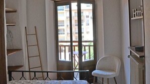 1 غرفة نوم ومكتب ومكواة/لوح كي وواي فاي مجانًا