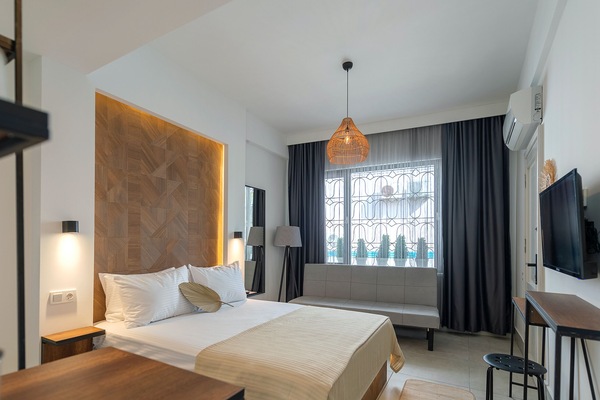 Minibar, wifi gratis y ropa de cama