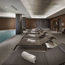 Piscine couverte, piscine extérieure (ouverte en saison)