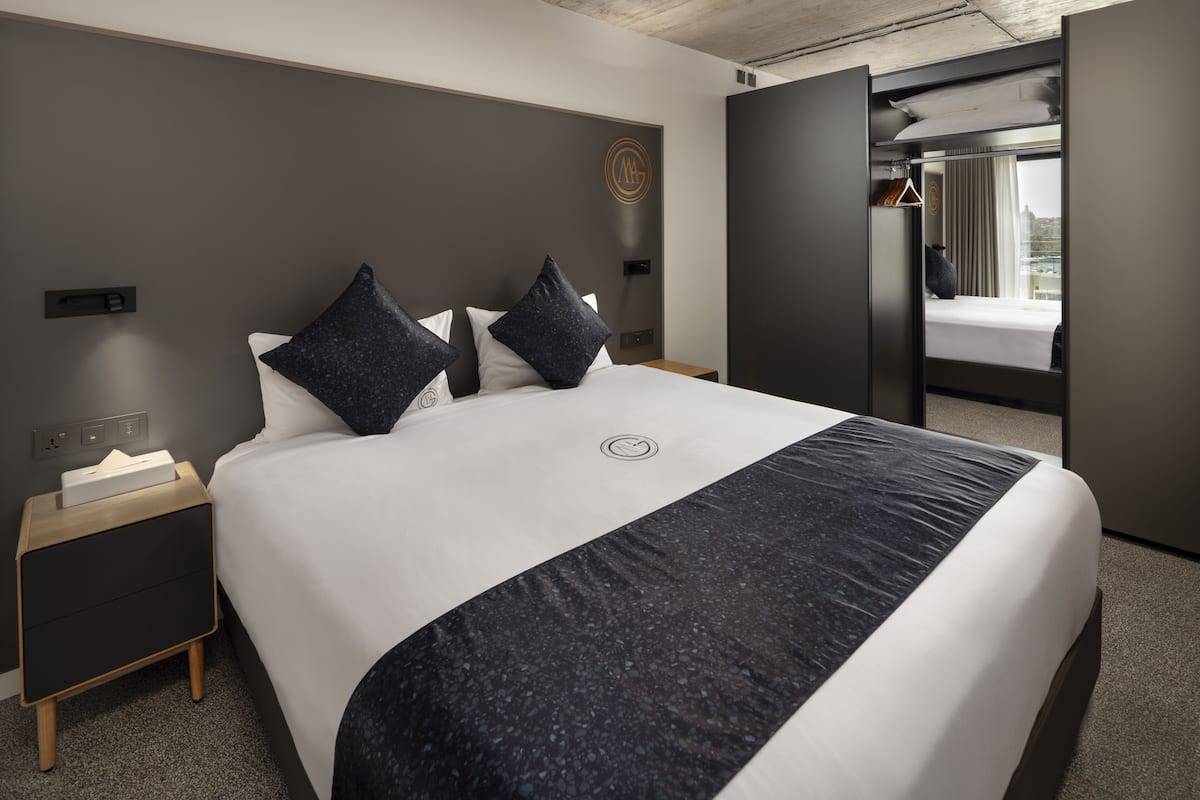 1 bedroom, in-room safe, desk, laptop workspace