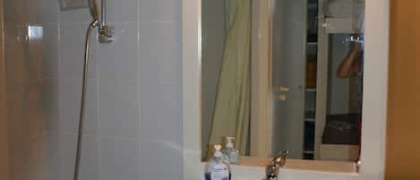 Badewanne, Haartrockner