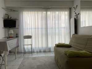 TV - Apartment in Les Sables-d'Olonne (Les Sables-d'Olonne)