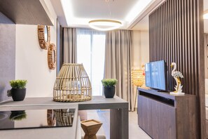 Deluxe Junior Suite Ground Floor | Restauration dans la chambre