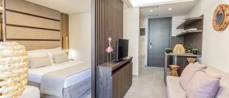 Memory foam beds, in-room safe, iron/ironing board, free WiFi