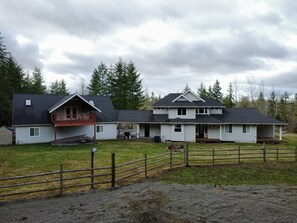 Exterior - Welcome to The Loft at The Nisqually Highland Ranch (Eatonville)
