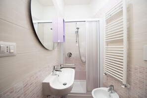 Apartment | Bathroom
