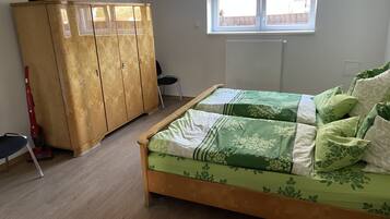 1 Schlafzimmer, Bügeleisen/Bügelbrett, kostenloses WLAN, Bettwäsche
