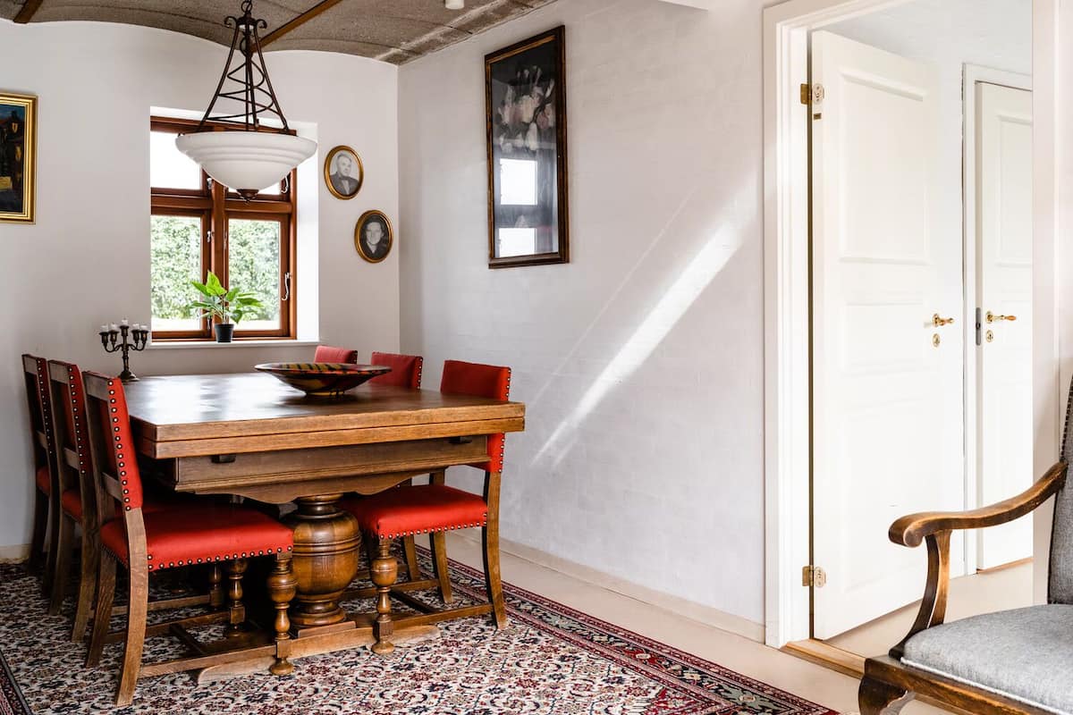 Basic Apartment | Living area