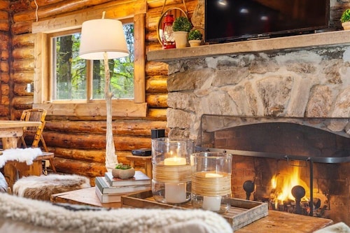 Chic, updated log cabin nestled in the pine trees of Sprucewold!