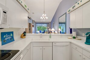 Condo (21370 Lancaster Run #1621) | Exterior