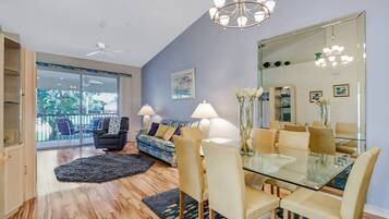 Condo (21370 Lancaster Run #1621) | Exterior