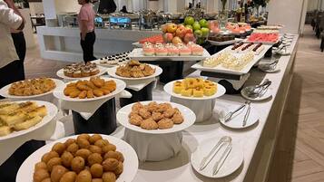 Daily continental breakfast (OMR 4 per person)