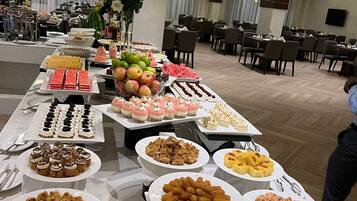 Daily continental breakfast for a fee