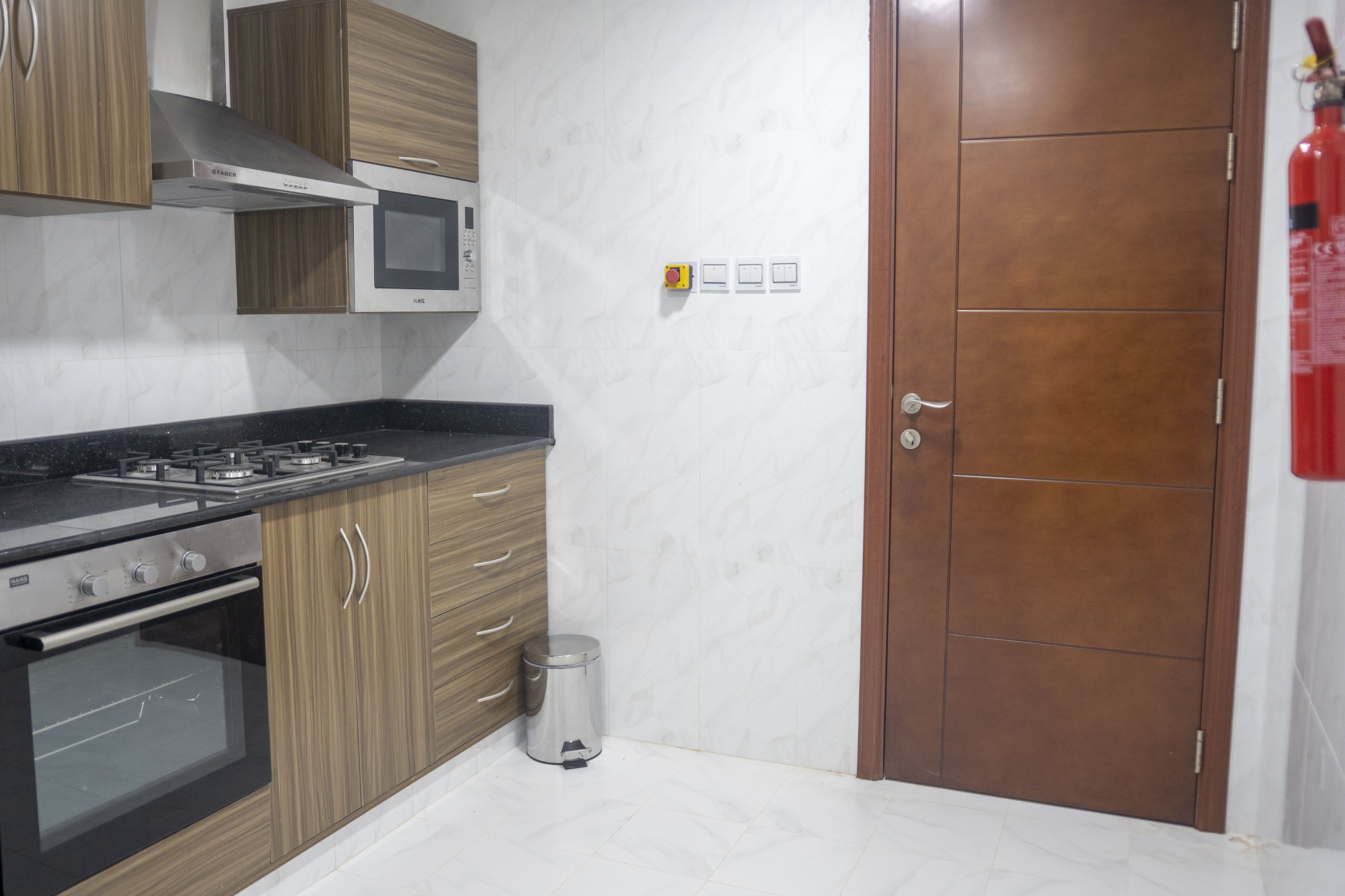 executive suite | private kitchen | electric kettle