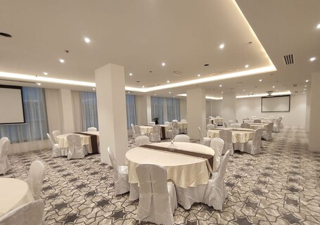 The Plaza Hotel and Resort - view 2