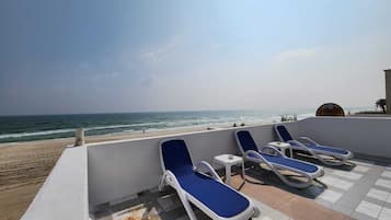 Navette gratuite vers la plage, chaises longues, parasols