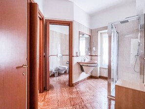 Family Apartment | Bathroom - Myhouse Inn Porta Nuova (Turin)
