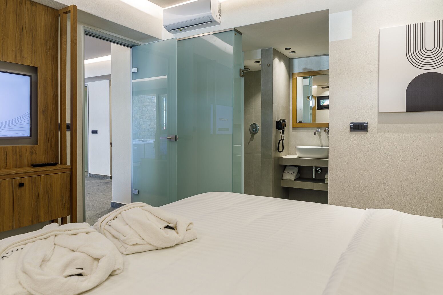 1 bedroom, in-room safe, soundproofing, bed sheets