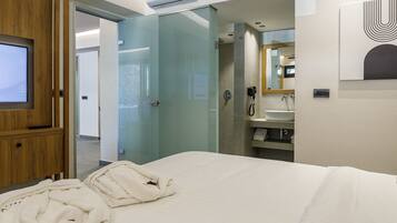 1 bedroom, in-room safe, soundproofing, bed sheets