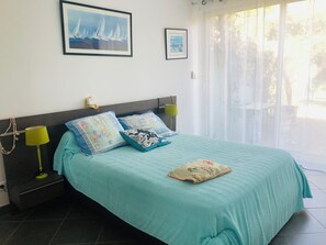 2 quartos, ferros/tábuas de passar roupa, Wi-Fi de cortesia